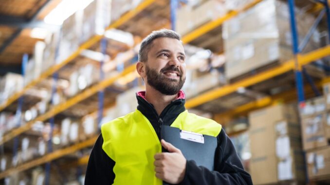 plonger au cœur des entrepôts avec le métier de réceptionniste logistique